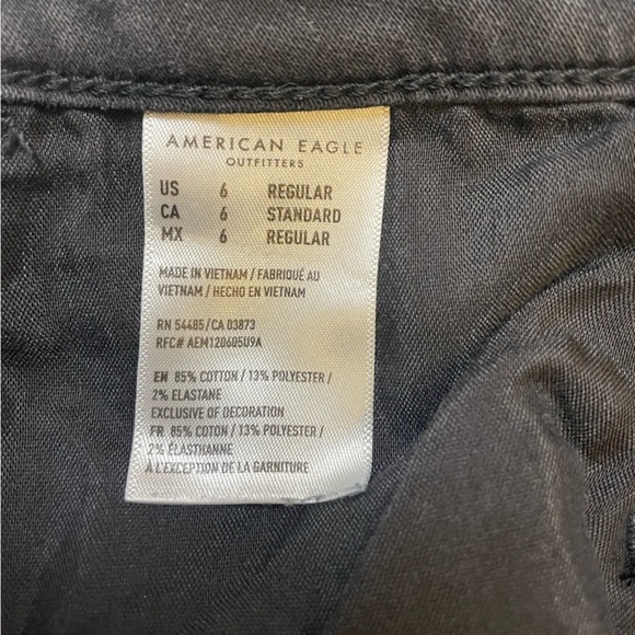 American eagle next level stretch size 6 black super highrise distressed jegging - Picture 6 of 7